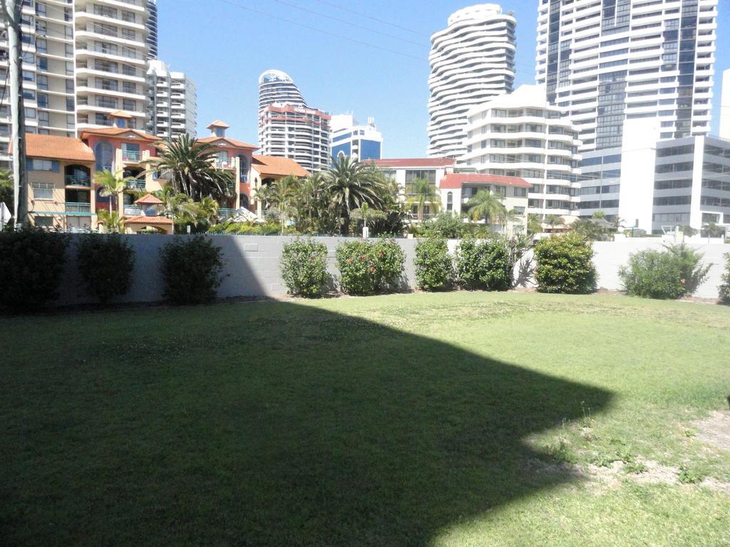 Queensleigh Holiday Apartments Broadbeach Exterior foto